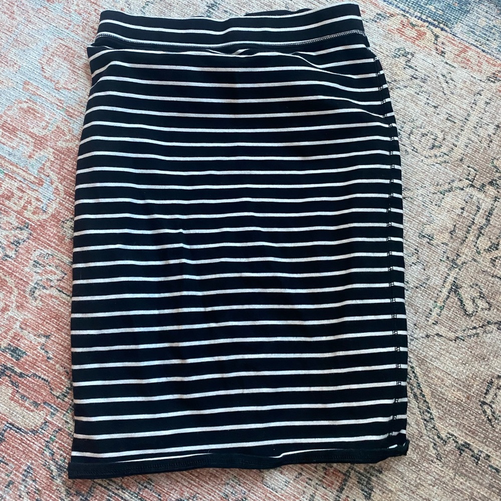 Old Navy Striped Pencil Skirt